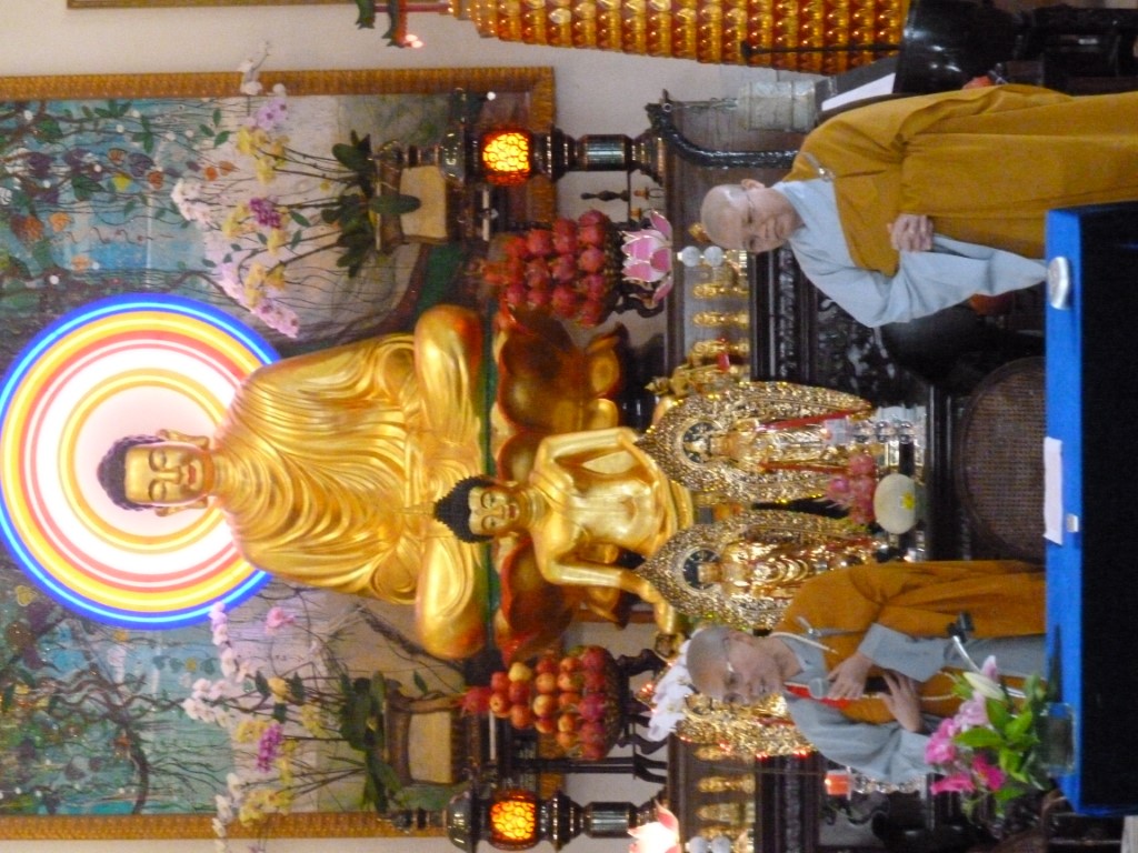 2011 NS Tam Nhat va NSGH tai Chua Phat To